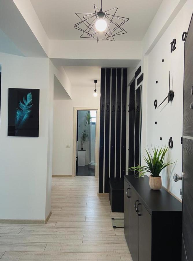 דירות Năvodari Peacock Apartament- Stefan Building מראה חיצוני תמונה